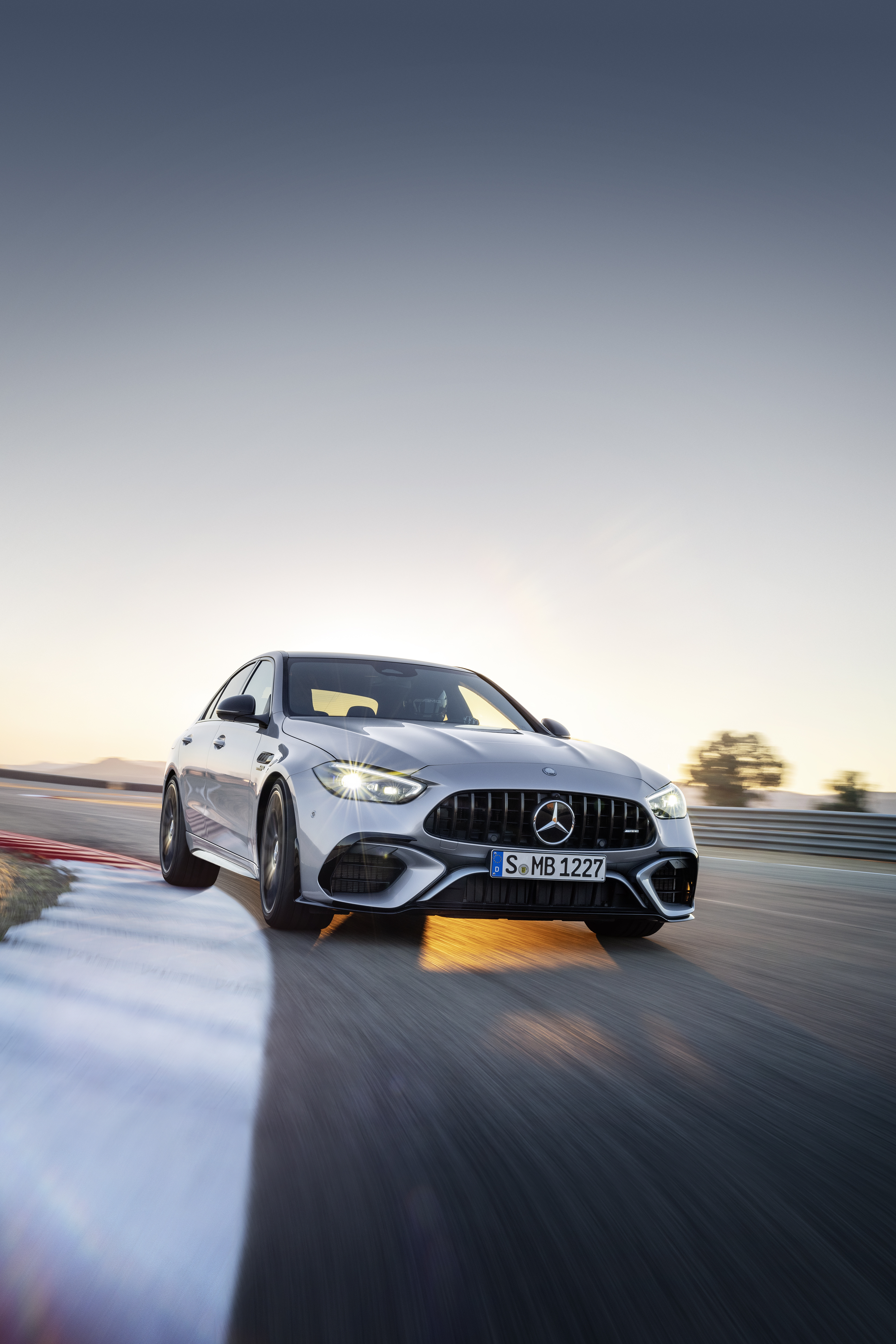 Mirá la galería de imágenes del nuevo Mercedes-AMG C 63 S E Performance: 22C0305_034.jpg