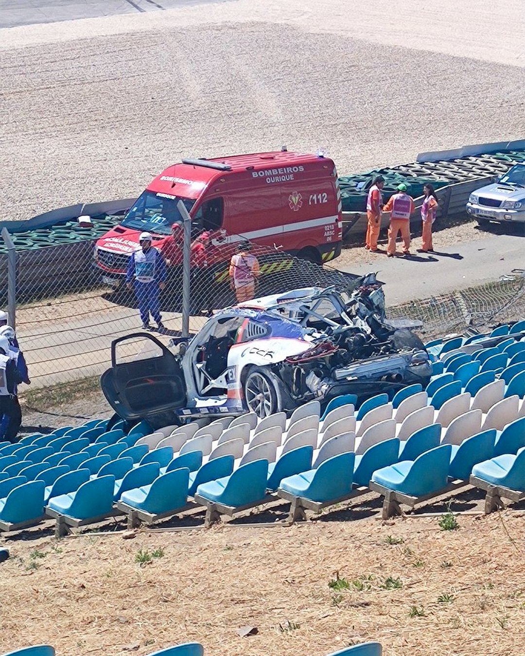 Las fotos del insólito accidente en las tribunas de Portimão: 2.jpeg