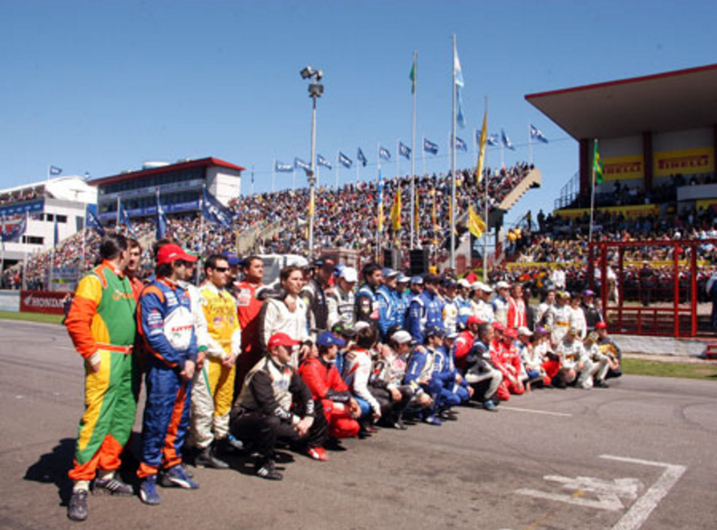 TODOS LOS BINOMIOS DE LOS 200KM DE BSAS DEL TC2000: 2007.png