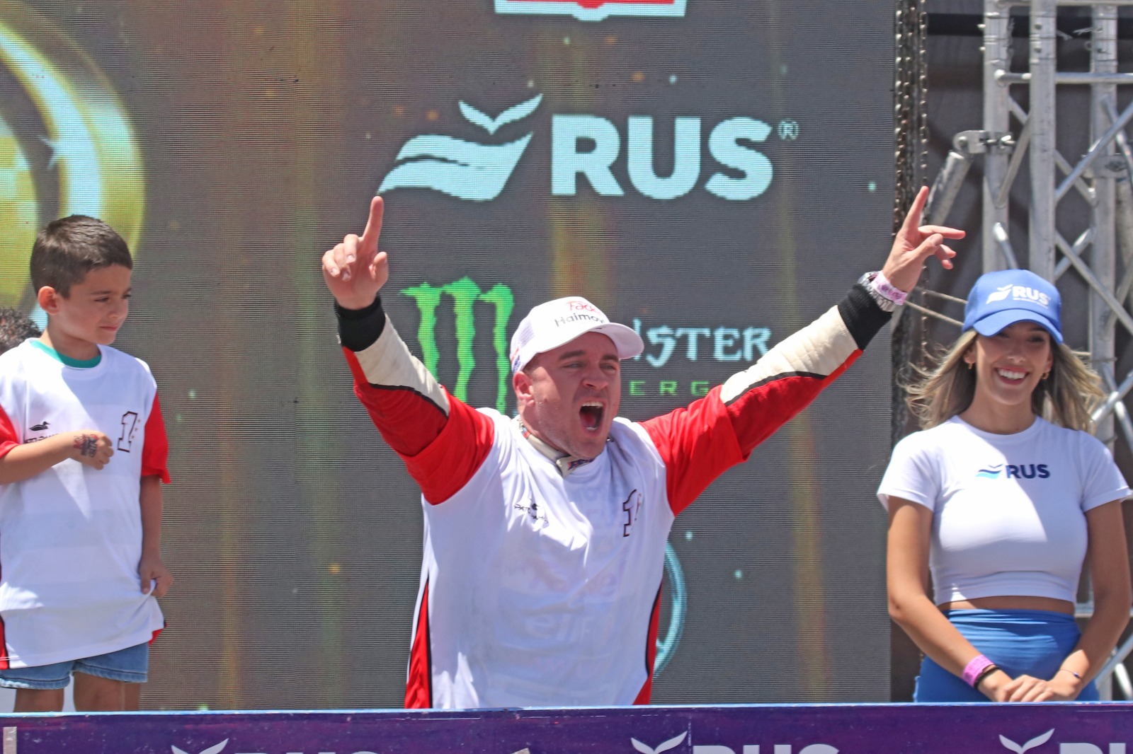 LA CONSAGRACIÓN DE WERNER EN EL FOCO DE BERNA BOSCO: 07.jpeg