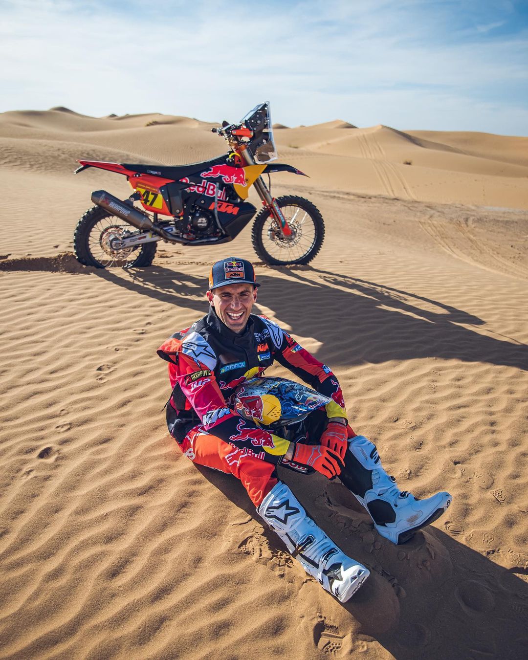 Los colores de Kevin Benavides en el Dakar 2024: 409688198_900902464919911_2917904594737537883_n.jpg