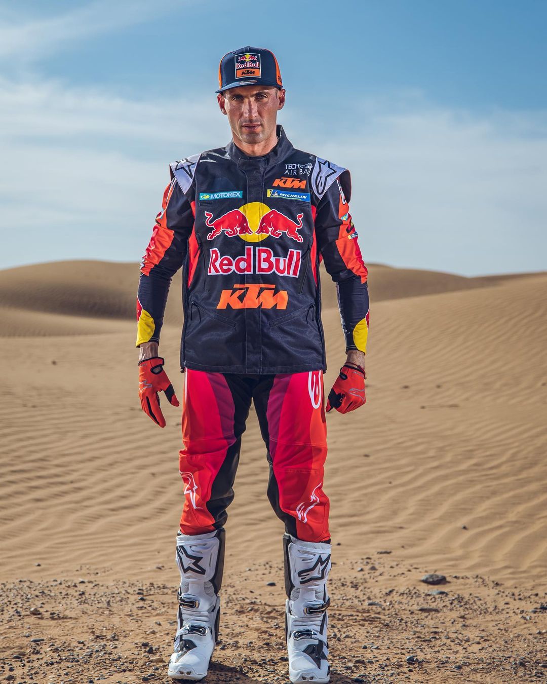 Los colores de Kevin Benavides en el Dakar 2024: 410548307_1068377084361204_971995702618635601_n.jpg