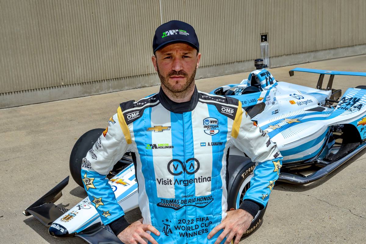 El automovilismo homenajeó a la Selección Argentina: Agustin-Canapino-argentina-3.jpeg