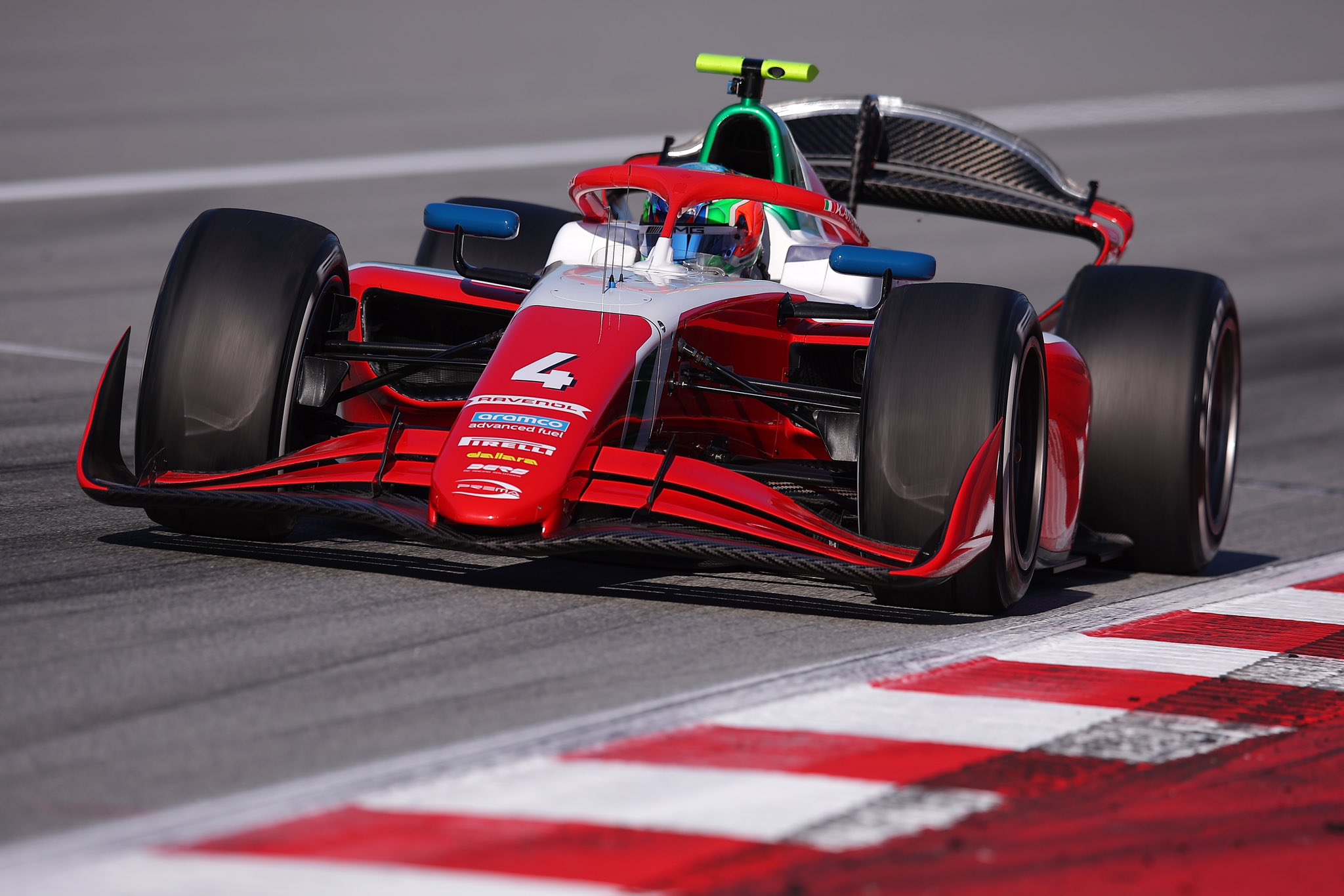 Compartimos galería de imágenes de los nuevos autos de F2: GEoCqx0XMAABuy5.jpeg