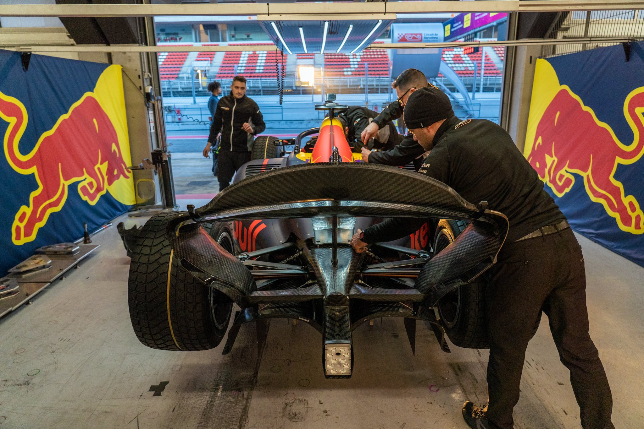 Compartimos galería de imágenes de los nuevos autos de F2: GEoRV0jXEAAkc6i.jpeg