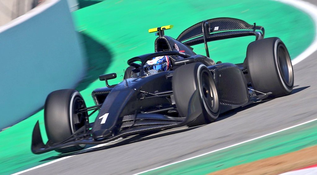 Compartimos galería de imágenes de los nuevos autos de F2: GEoZtxsXEAAvPQL.jpeg