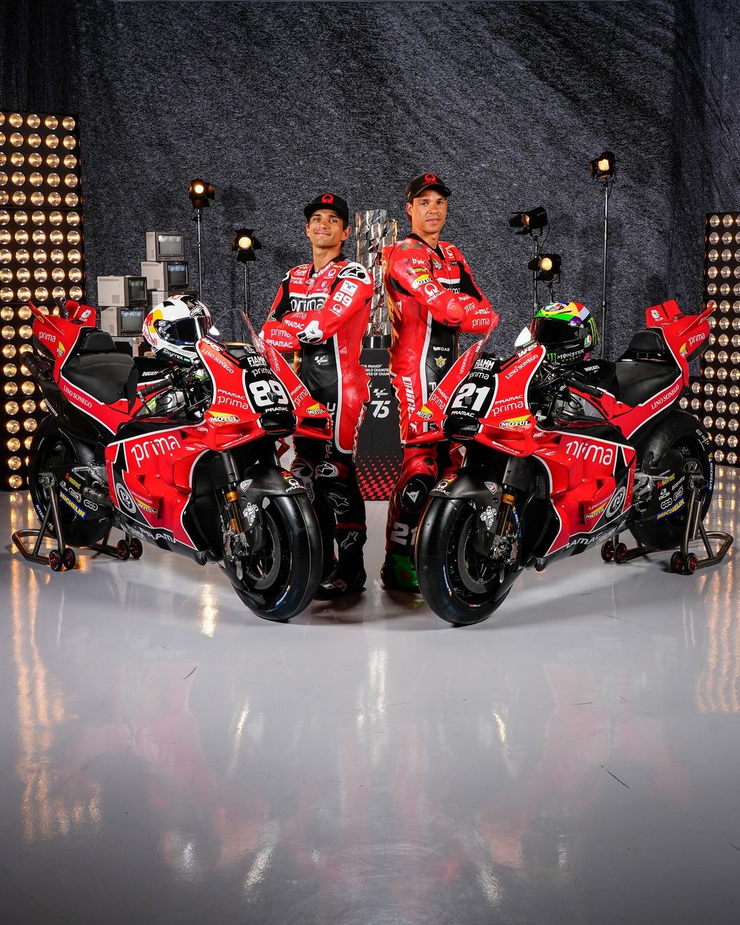 MotoGP, en modo ‘Old school’:: 453582104_2023900461341529_9035665666694253894_n.jpg