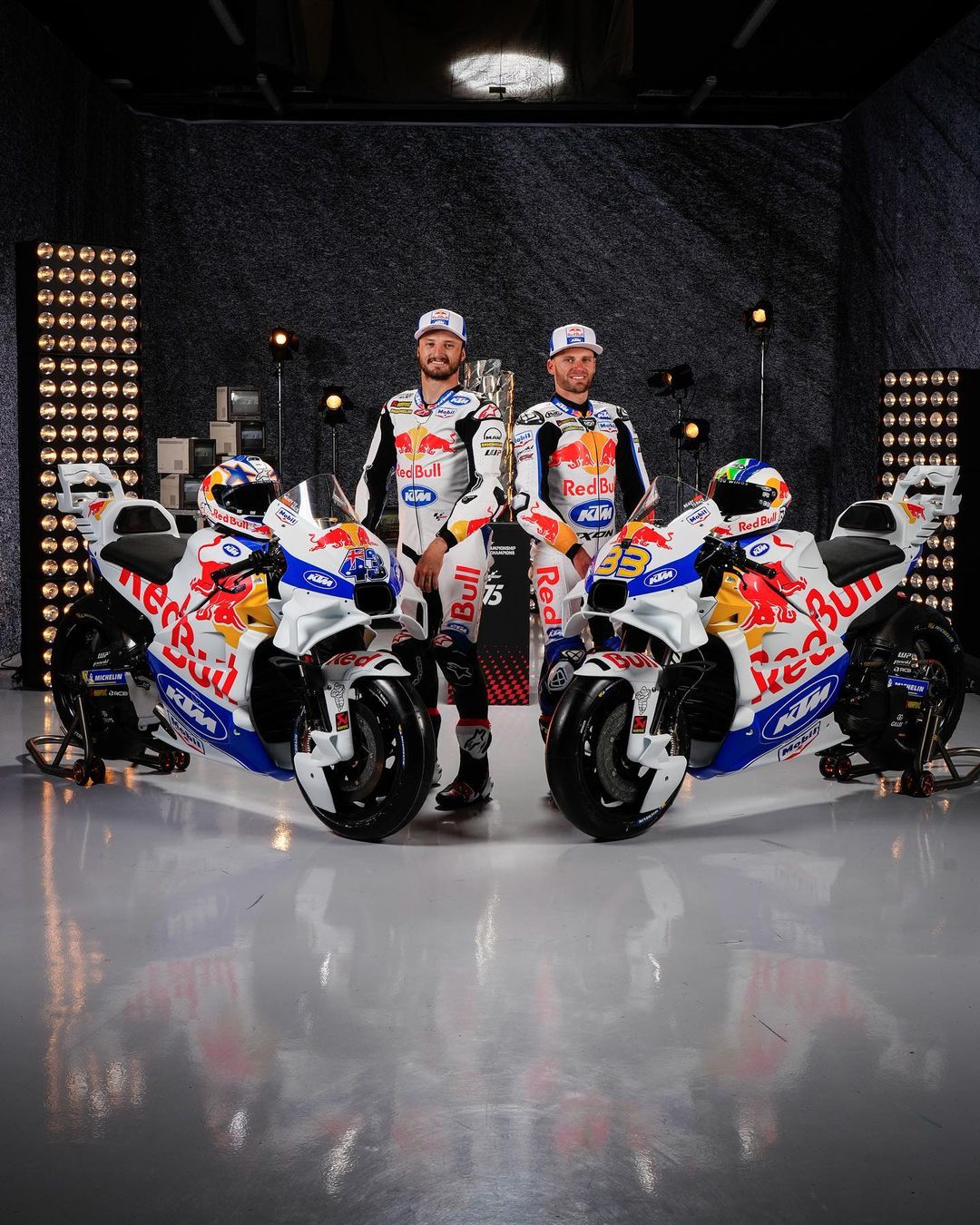 MotoGP, en modo ‘Old school’:: 453703917_1929092127574579_4391736617806724962_n.jpg