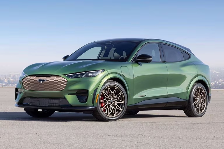 Mirá los lujosos autos de los pilotos de F1: cq5dam.web.768.768.jpg